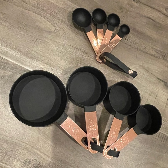 Other - Measuring Cups & Spoons | Black w/ Rose Gold Handles